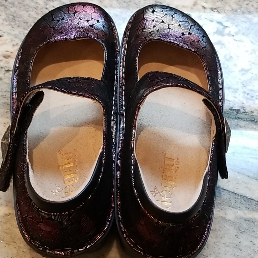EUC Alegria Paloma Mary Jane Size 6